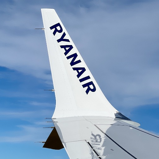 Oferte de ultim moment Ryanair. Rezervă zboruri directe către cele mai populare destinații din București, de la 12,99 EUR